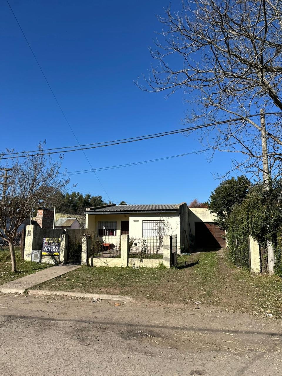 Casa en venta, Navarro Buenos Aires. Excelente distribución, amplia ( Precio sujeto a negociación)
